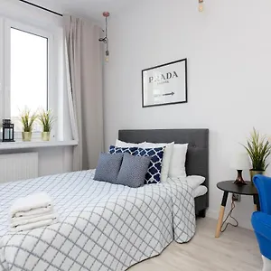 https://stara-ochota-vogue-apartment.warsawhotelspoland.com