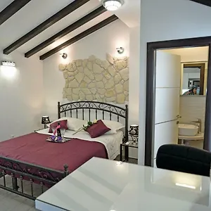 Kuzma And Apartamento Split